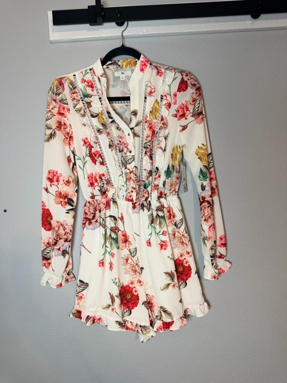 BP Floral Ruffle V-Neck Long Sleeve Romper XS Cream Red Pink NWT Boho